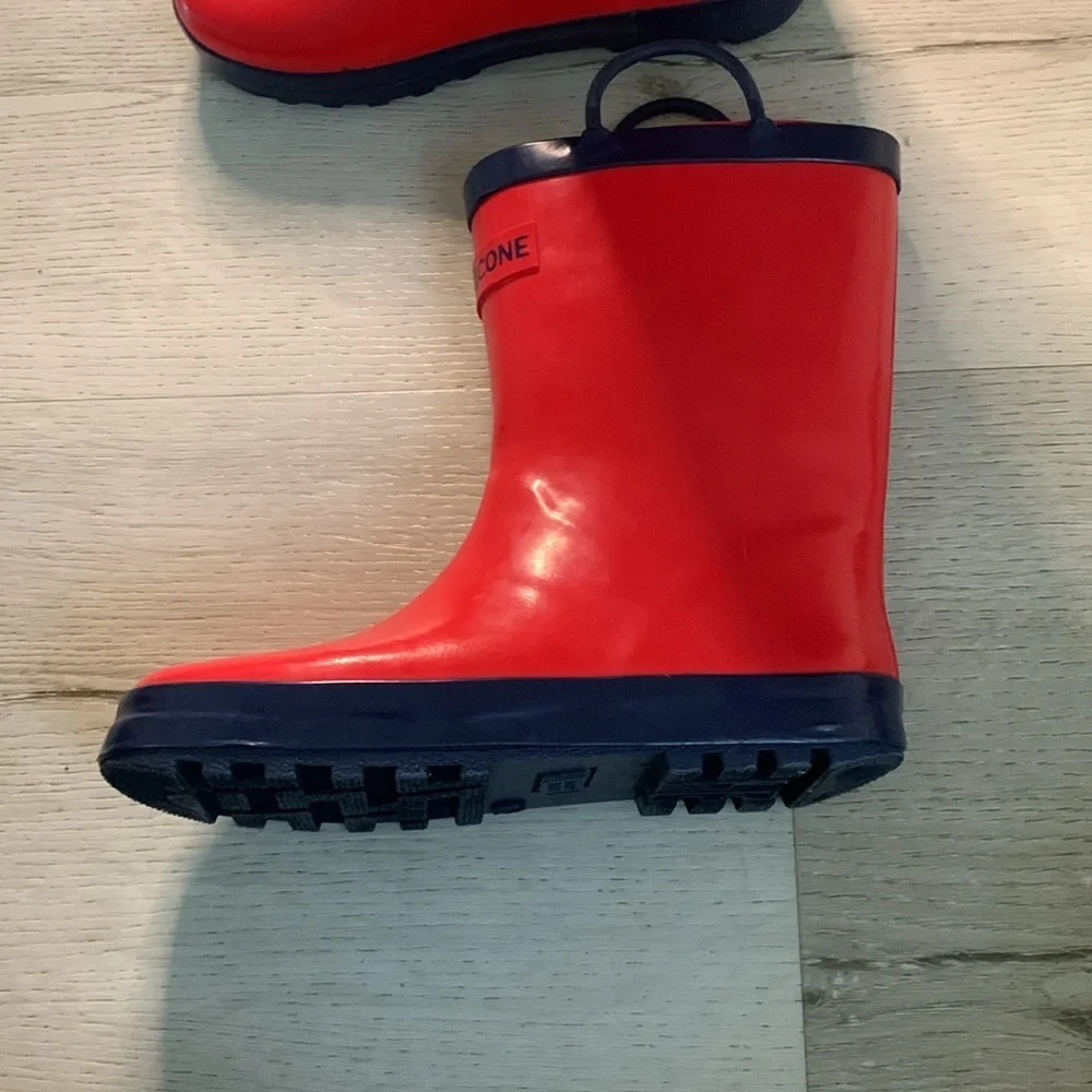 Line Cone Red Rubber‎ Boots Size 4